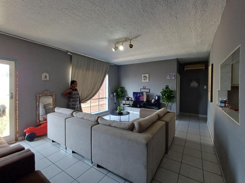 To Let 2 Bedroom Property for Rent in Morningside KwaZulu-Natal