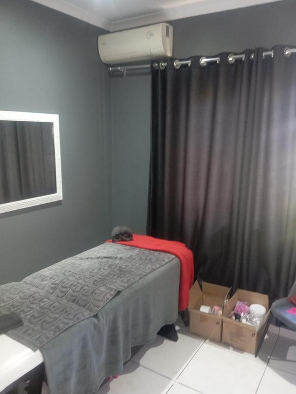 To Let 1 Bedroom Property for Rent in Umhlanga Rocks KwaZulu-Natal