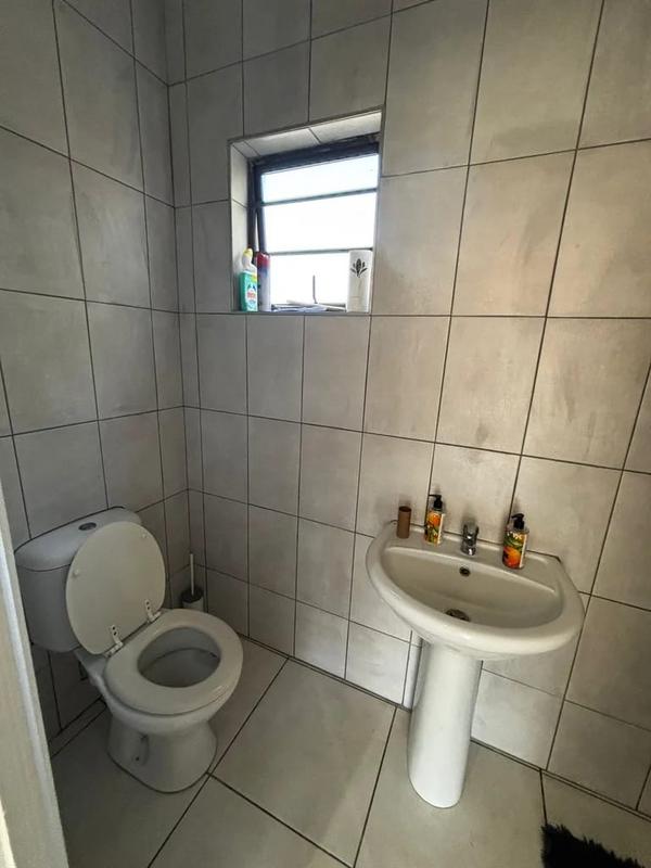 To Let 1 Bedroom Property for Rent in Umhlanga Rocks KwaZulu-Natal