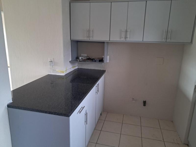 To Let 2 Bedroom Property for Rent in Overport KwaZulu-Natal