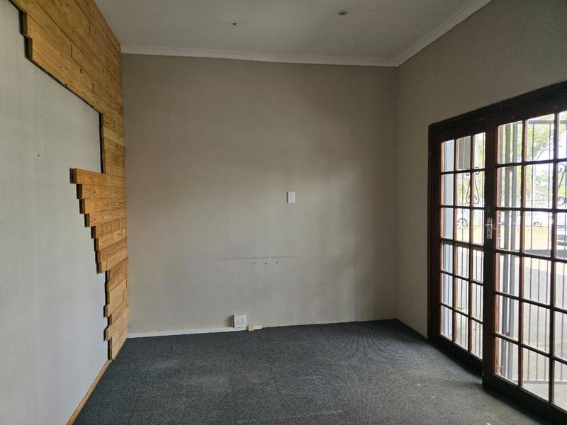To Let commercial Property for Rent in Malvern KwaZulu-Natal