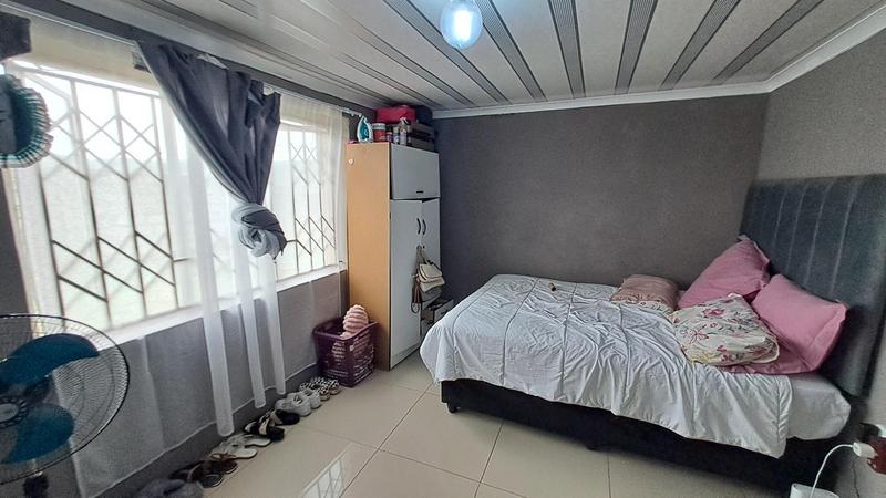 1 Bedroom Property for Sale in Umlazi KwaZulu-Natal