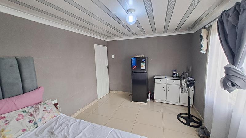 1 Bedroom Property for Sale in Umlazi KwaZulu-Natal