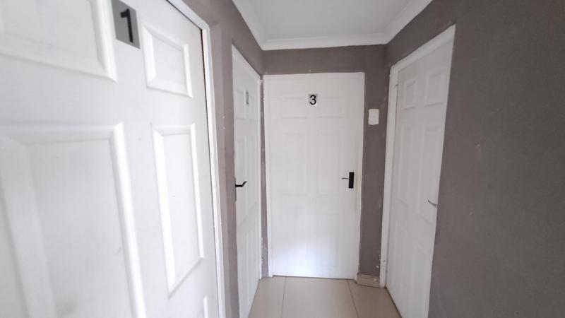 1 Bedroom Property for Sale in Umlazi KwaZulu-Natal