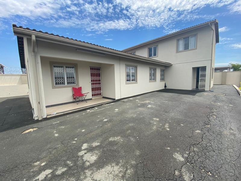 6 Bedroom Property for Sale in Caneside KwaZulu-Natal