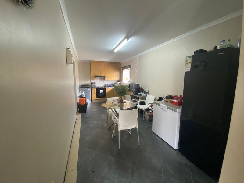 6 Bedroom Property for Sale in Caneside KwaZulu-Natal