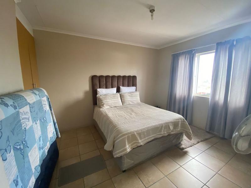 6 Bedroom Property for Sale in Caneside KwaZulu-Natal