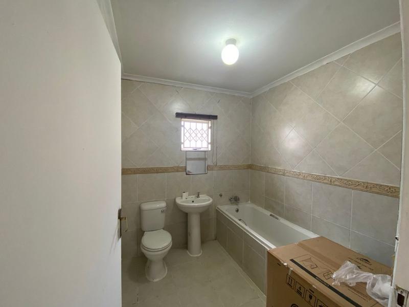 6 Bedroom Property for Sale in Caneside KwaZulu-Natal