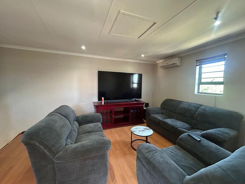 3 Bedroom Property for Sale in Uvongo KwaZulu-Natal