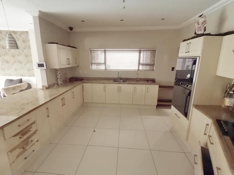 To Let 4 Bedroom Property for Rent in Reservoir Hills KwaZulu-Natal