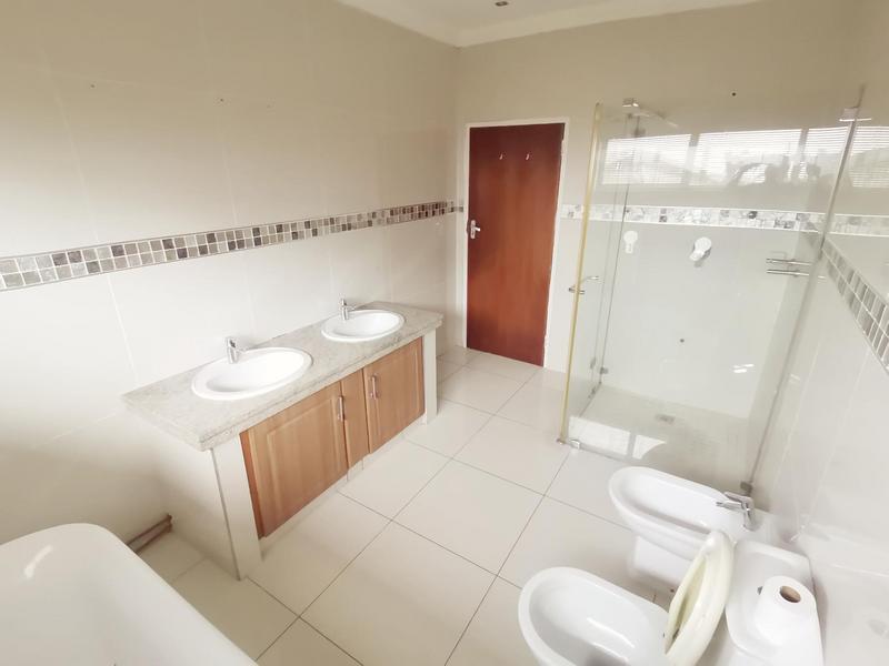 To Let 4 Bedroom Property for Rent in Reservoir Hills KwaZulu-Natal