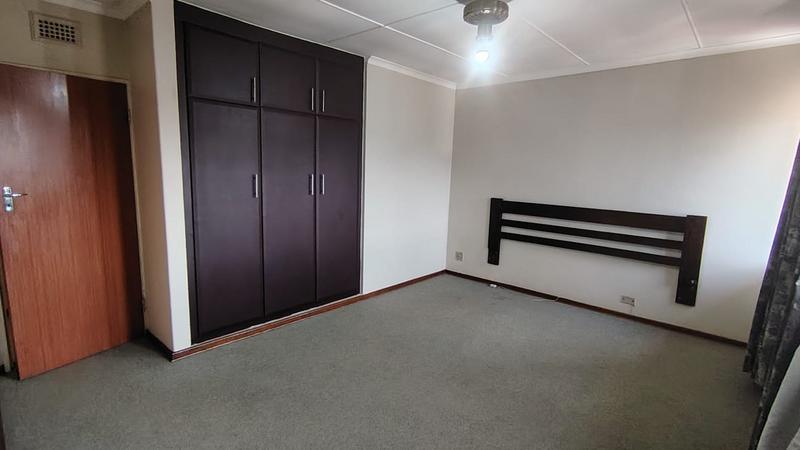 2 Bedroom Property for Sale in Escombe KwaZulu-Natal