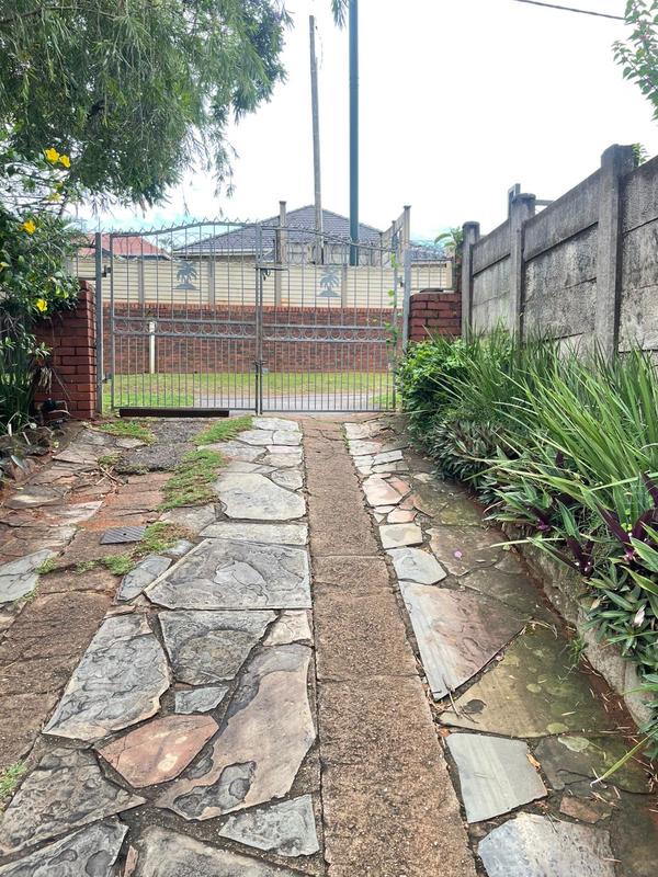 1 Bedroom Property for Sale in Montclair KwaZulu-Natal