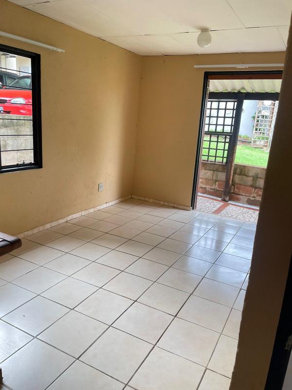 1 Bedroom Property for Sale in Montclair KwaZulu-Natal