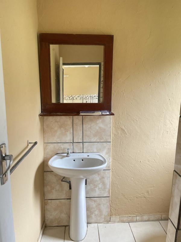 1 Bedroom Property for Sale in Montclair KwaZulu-Natal