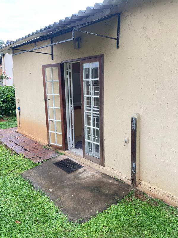 1 Bedroom Property for Sale in Montclair KwaZulu-Natal