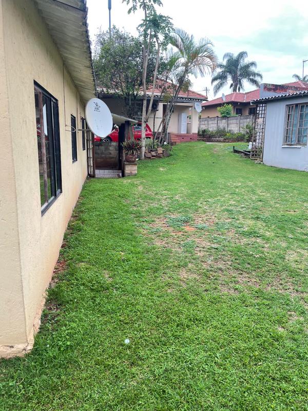 1 Bedroom Property for Sale in Montclair KwaZulu-Natal