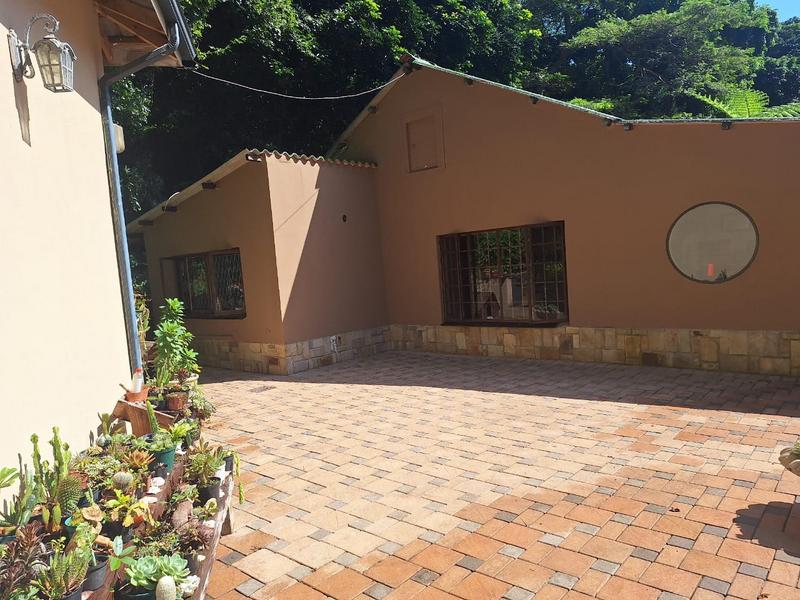 To Let 3 Bedroom Property for Rent in Umtentweni KwaZulu-Natal