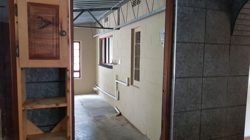 To Let 3 Bedroom Property for Rent in Umtentweni KwaZulu-Natal