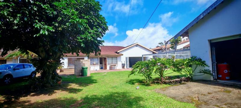 5 Bedroom Property for Sale in Manaba Beach KwaZulu-Natal
