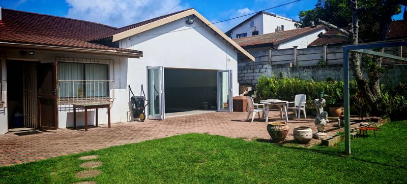 5 Bedroom Property for Sale in Manaba Beach KwaZulu-Natal