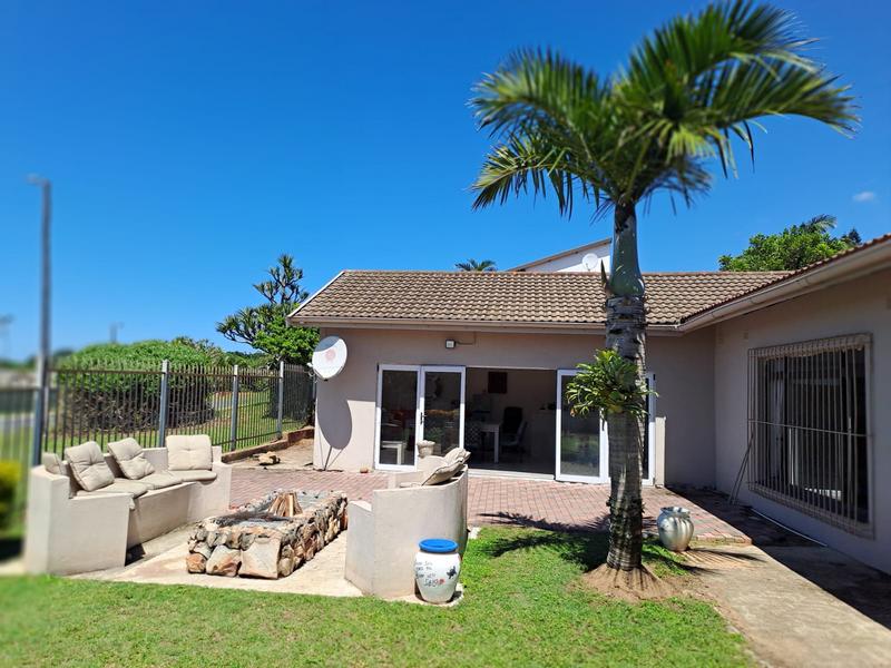 5 Bedroom Property for Sale in Manaba Beach KwaZulu-Natal