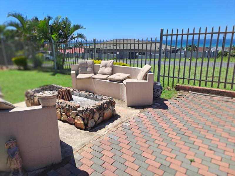 5 Bedroom Property for Sale in Manaba Beach KwaZulu-Natal