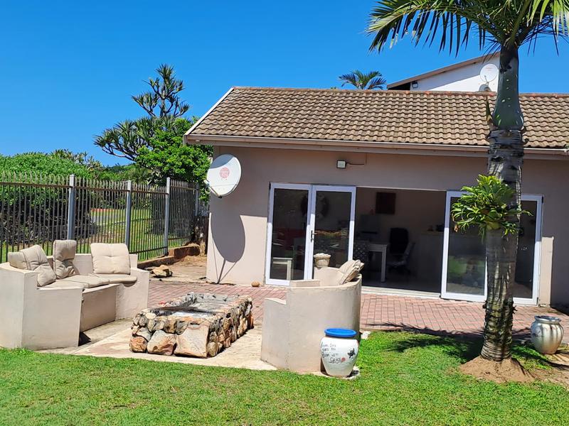 5 Bedroom Property for Sale in Manaba Beach KwaZulu-Natal