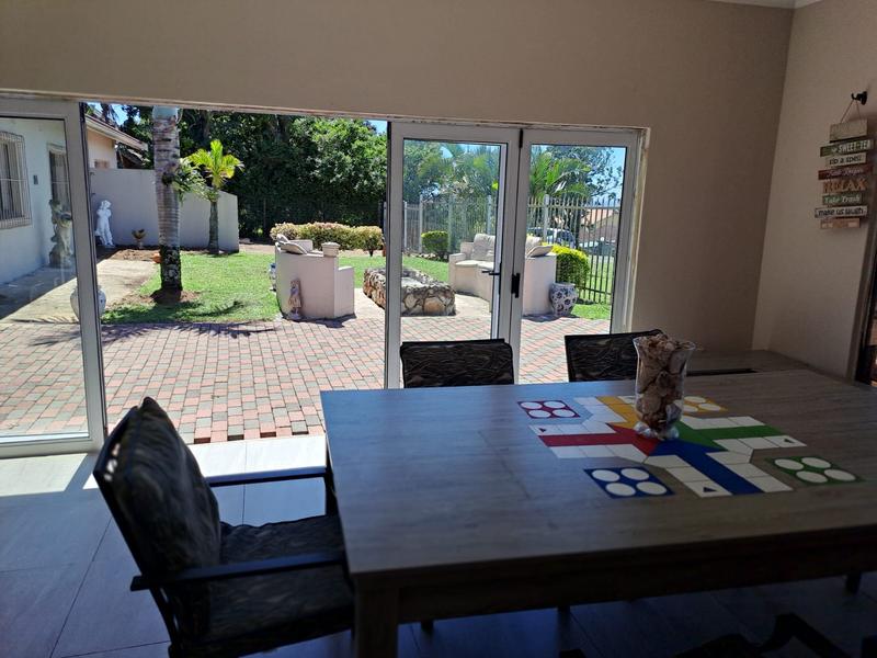 5 Bedroom Property for Sale in Manaba Beach KwaZulu-Natal