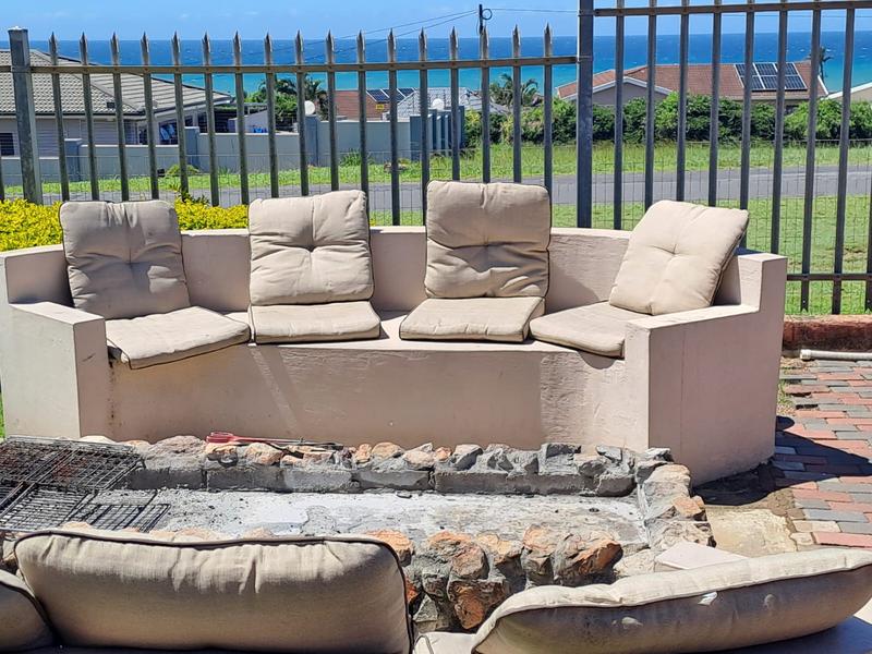 5 Bedroom Property for Sale in Manaba Beach KwaZulu-Natal