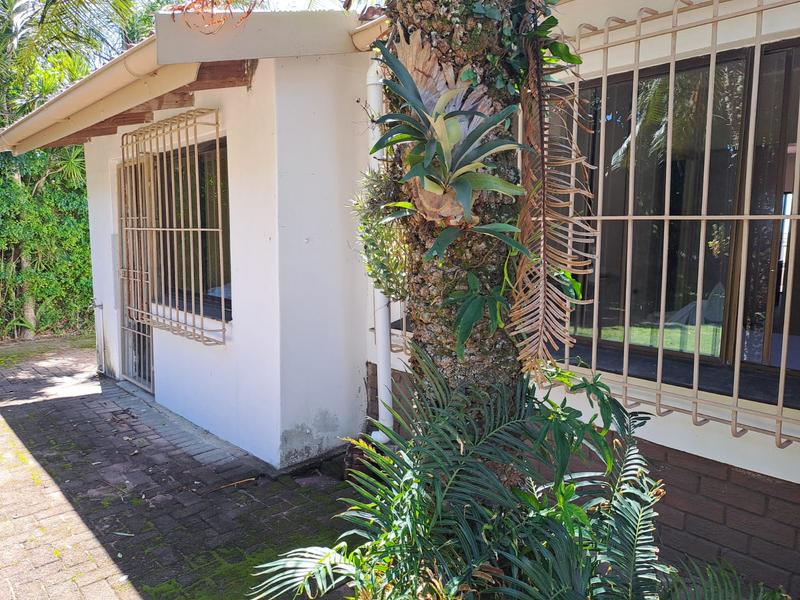 5 Bedroom Property for Sale in Manaba Beach KwaZulu-Natal