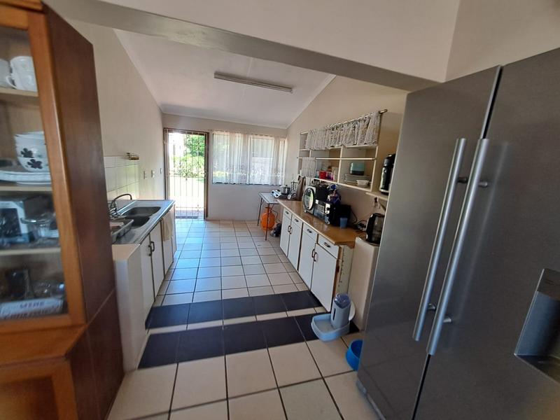 5 Bedroom Property for Sale in Manaba Beach KwaZulu-Natal