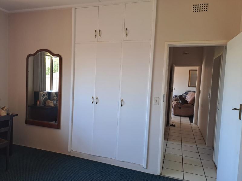 5 Bedroom Property for Sale in Manaba Beach KwaZulu-Natal