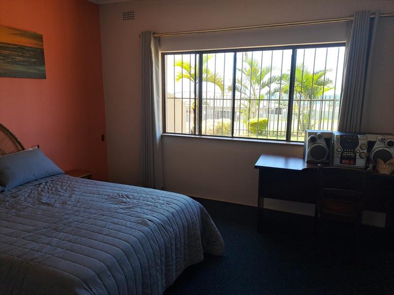 5 Bedroom Property for Sale in Manaba Beach KwaZulu-Natal