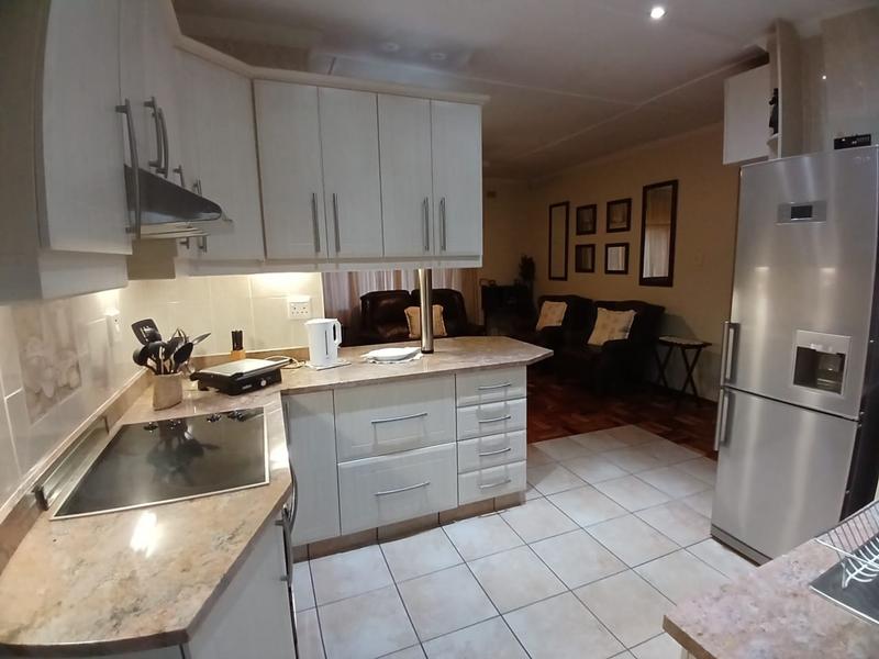 2 Bedroom Property for Sale in Uvongo KwaZulu-Natal