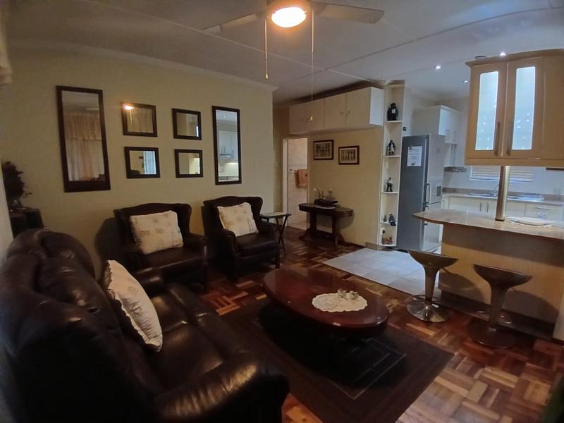 2 Bedroom Property for Sale in Uvongo KwaZulu-Natal