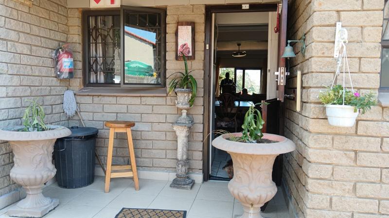 3 Bedroom Property for Sale in Uvongo KwaZulu-Natal