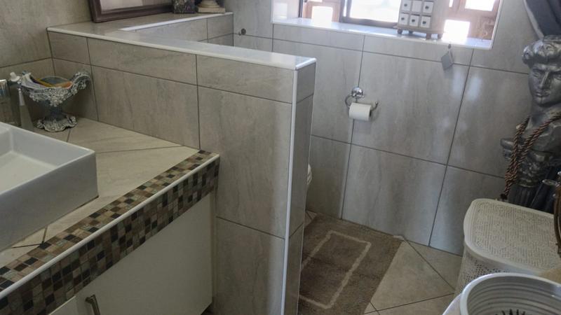 3 Bedroom Property for Sale in Uvongo KwaZulu-Natal