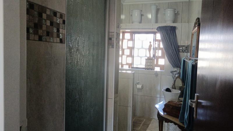 3 Bedroom Property for Sale in Uvongo KwaZulu-Natal