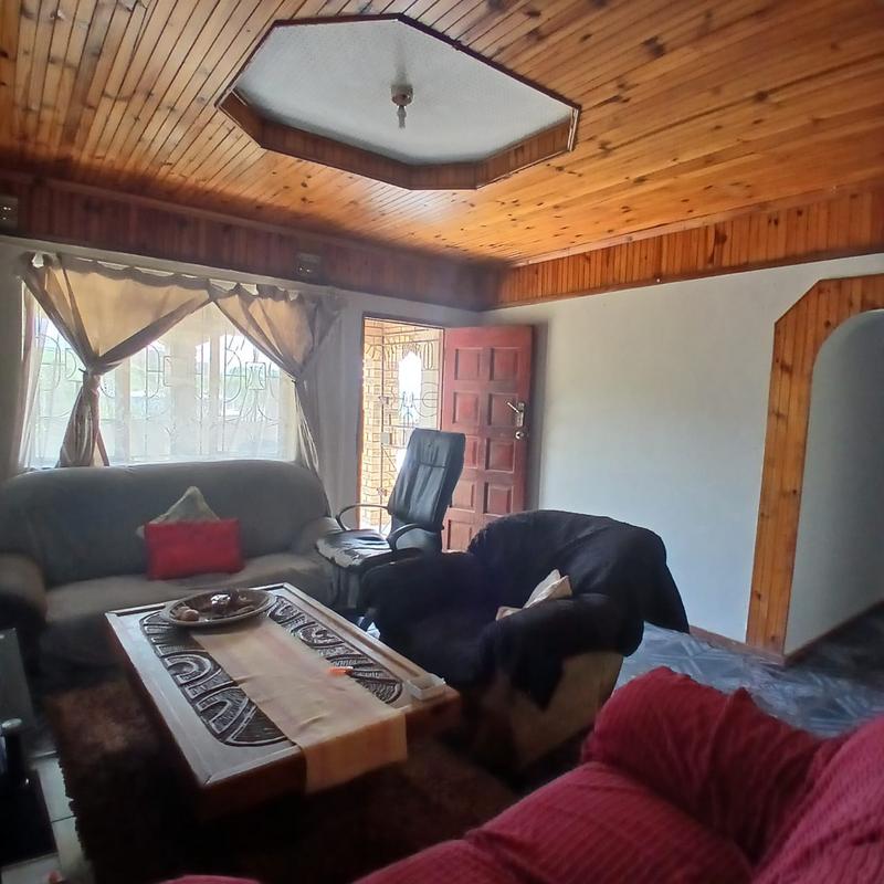 3 Bedroom Property for Sale in Umlazi KwaZulu-Natal