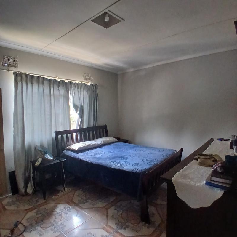 3 Bedroom Property for Sale in Umlazi KwaZulu-Natal