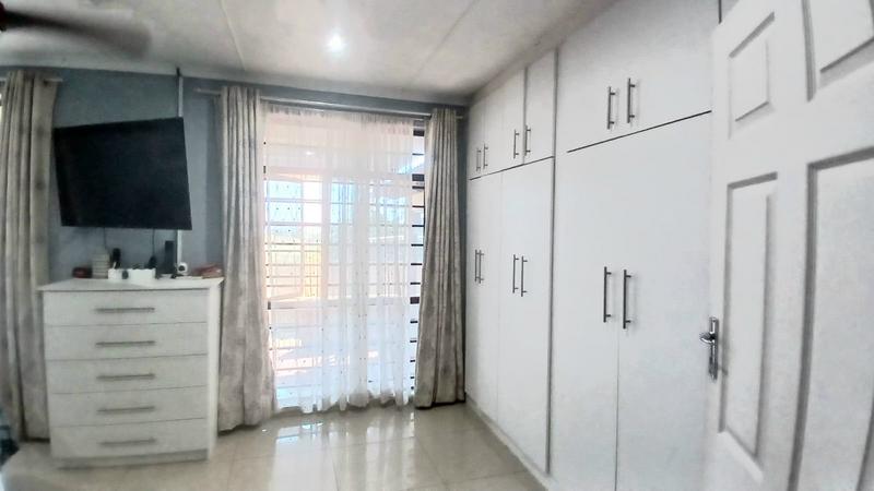 2 Bedroom Property for Sale in Woodhaven KwaZulu-Natal