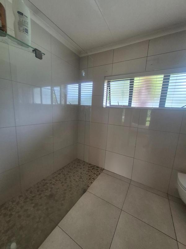 5 Bedroom Property for Sale in Herrwood Park KwaZulu-Natal