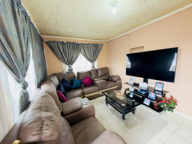 3 Bedroom Property for Sale in Parkgate KwaZulu-Natal