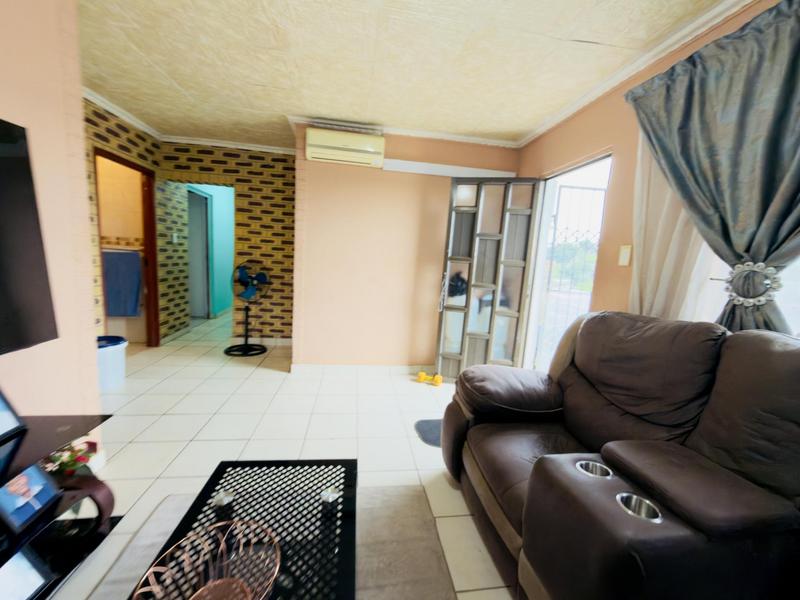 3 Bedroom Property for Sale in Parkgate KwaZulu-Natal