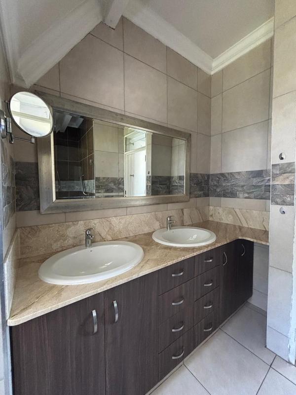 4 Bedroom Property for Sale in Beverley Hills KwaZulu-Natal