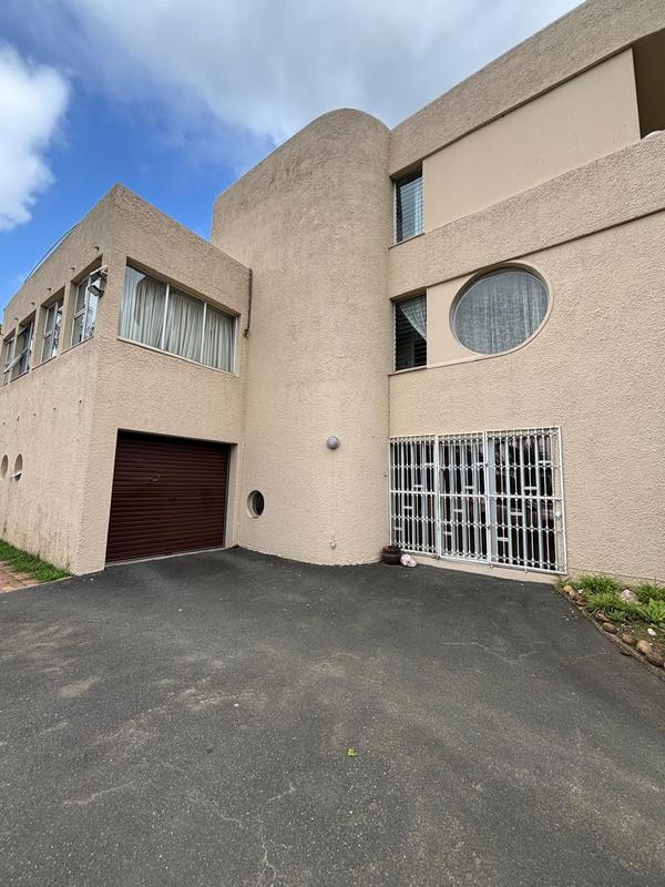 4 Bedroom Property for Sale in Reservoir Hills KwaZulu-Natal