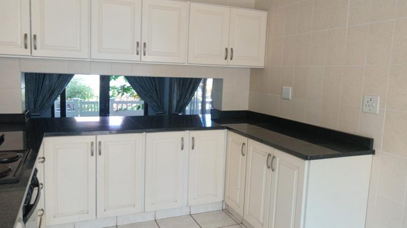 3 Bedroom Property for Sale in Uvongo KwaZulu-Natal