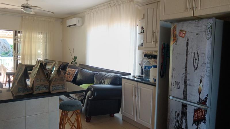 3 Bedroom Property for Sale in Uvongo Beach KwaZulu-Natal
