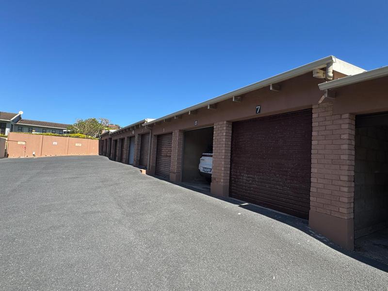 2 Bedroom Property for Sale in St Michaels On Sea KwaZulu-Natal